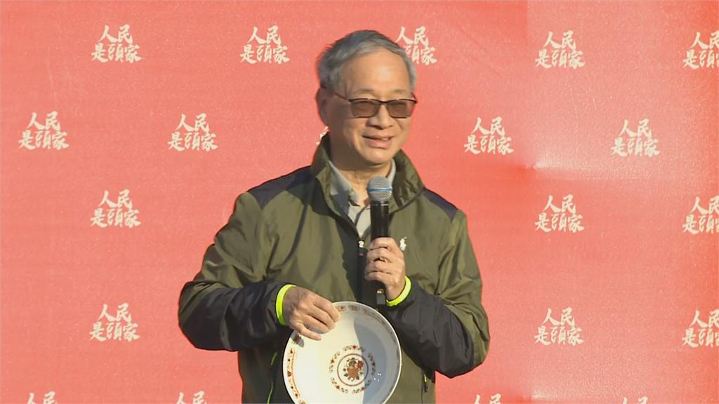 快新聞/控在野黨砍台南文化預算 李遠誓將碗公變身文化聚寶盆:我不是要飯的!