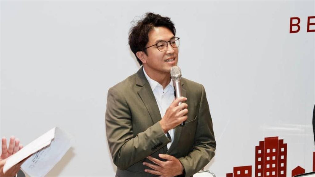 沈伯洋與唐綺陽首同台！自曝是「國師鐵粉」網敲碗幫她算塔羅…他怕爆秒拒吐心聲