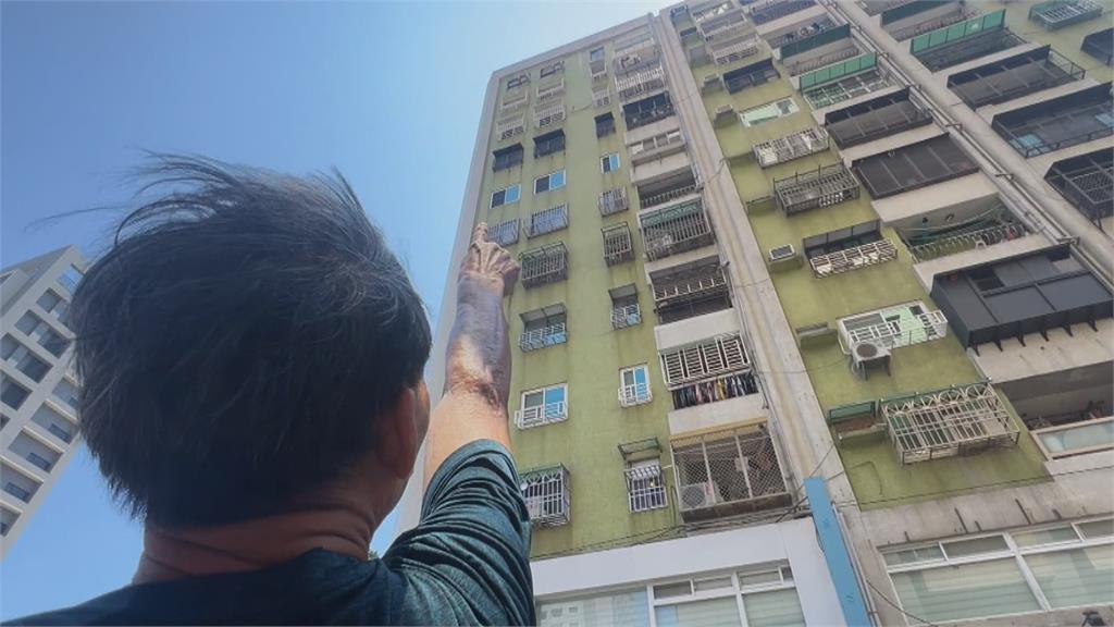 天熱釀禍? 高雄40年大樓"磁磚爆裂" 砸中騎士.路人