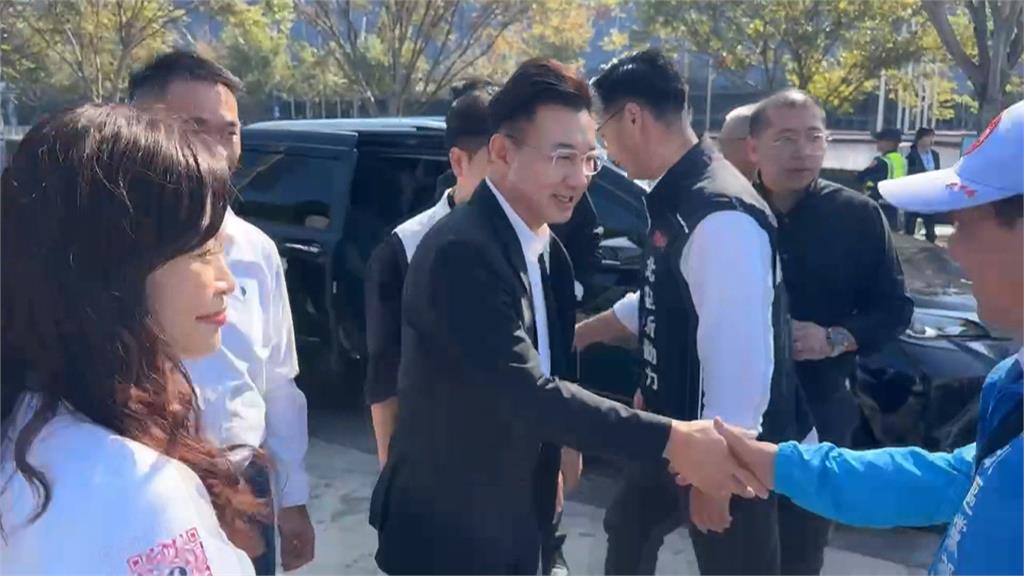 鄭麗文台中出席黨慶與盧秀燕同台　大談姐妹情