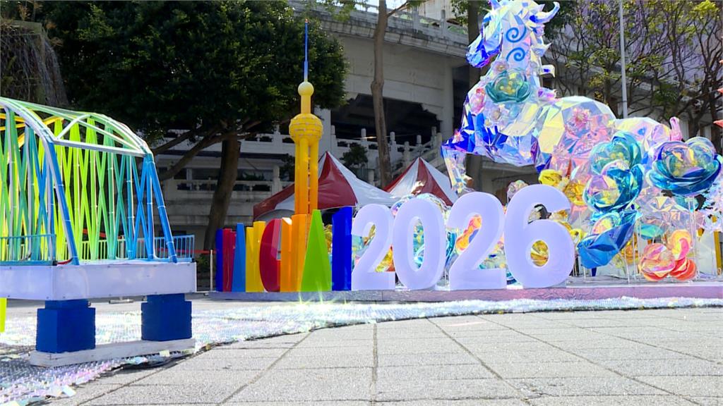 台北燈節週二晚間開幕 主持人喊"這裡是上海"遭民眾嗆