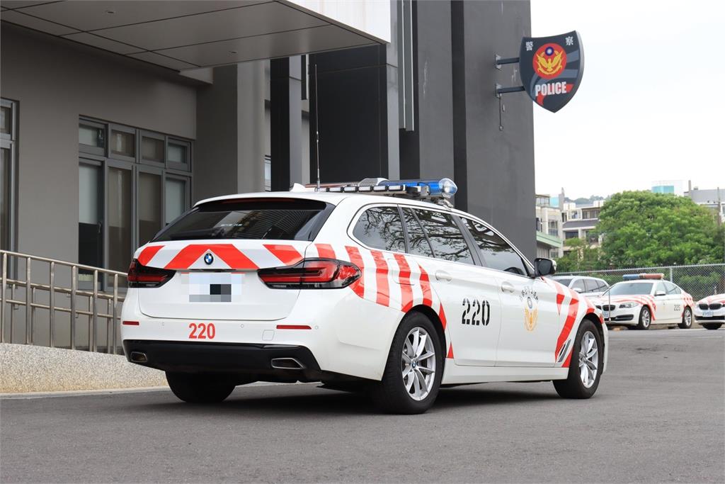 比超速仔更討厭！BMW龜國道內線「只開74公里」警怒開單：腳無力還心臟無力？