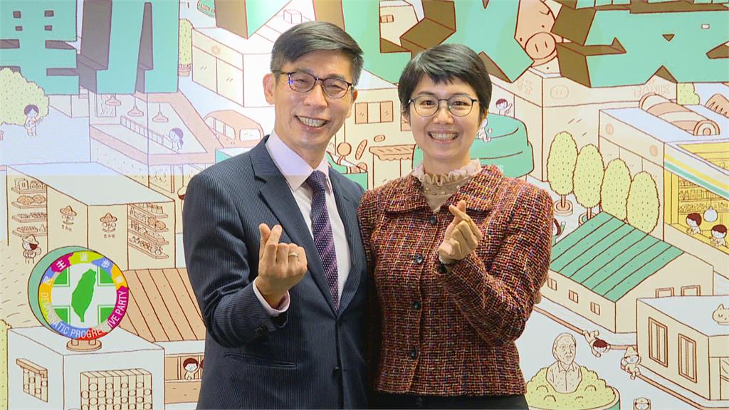 鍾佳濱婦女節登記參選 找來「心中最大咖」站台