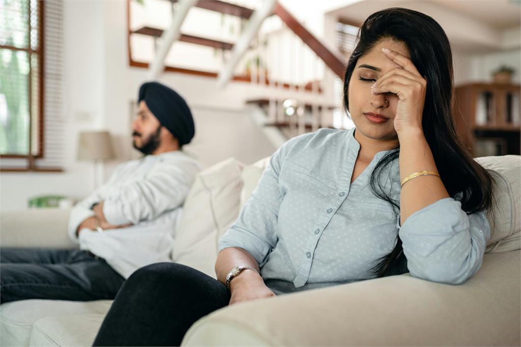 交外國男友「逼全家陪練英文」!被當傭人+伸手討錢 媳婦爆黑化念頭