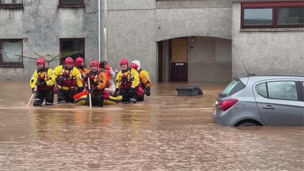 蘇格蘭東北部暴風襲擊　車輛受困水中「有駕駛溺斃」