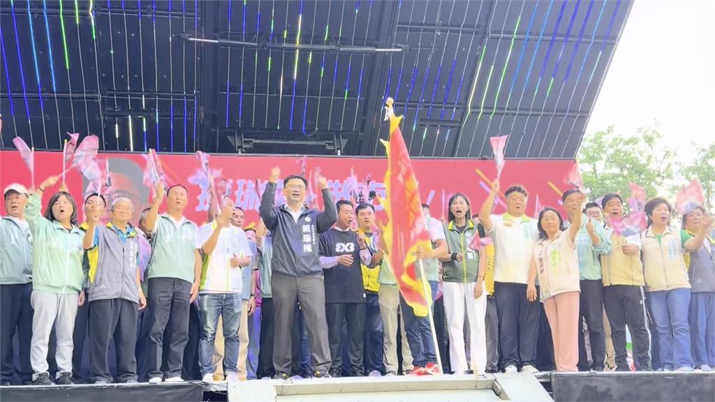 賴瑞隆返回前鎮成立後援會 初選對手到場展現大團結氣勢