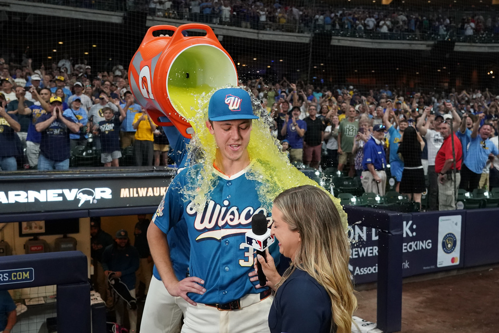 MLB(影)／大谷翔平爭賽揚獎對手！釀酒人火球男飆168公里速球締造百年罕見紀錄