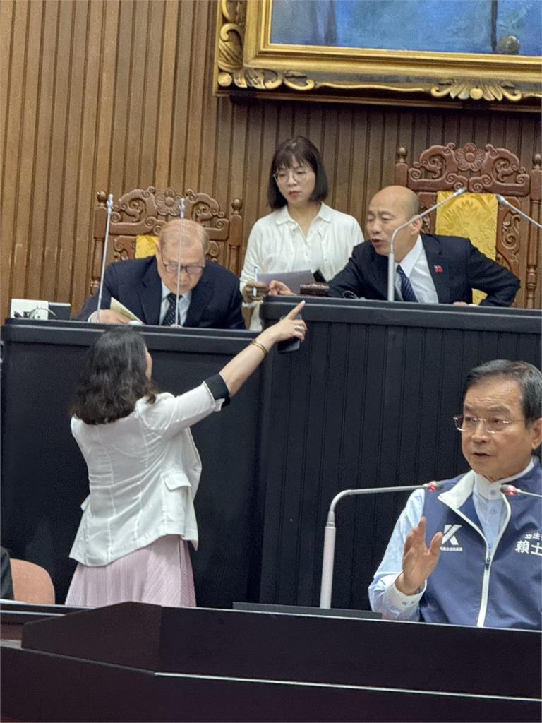 沈伯洋揭立院表決「藍白神隱術」!他怒爆「關鍵在黃國昌」內幕曝光:這算什麼