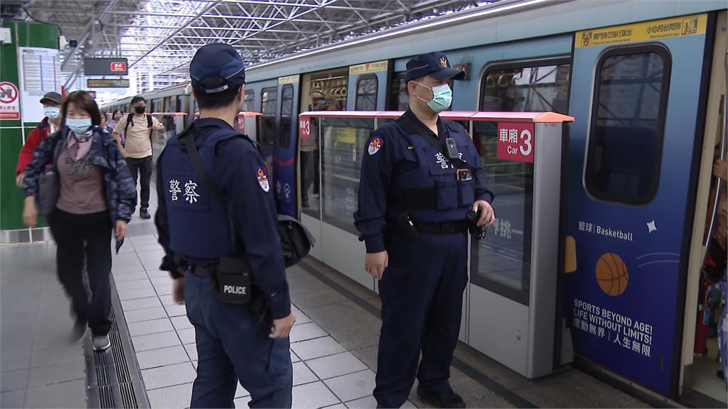 搭北捷遇乘客怪異行為 脫鞋襪亂丟物品嚇壞眾人