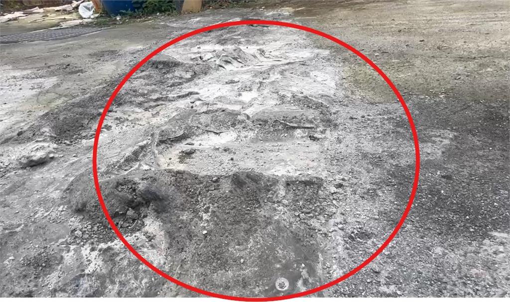 雙方停車問題釀風波！　「住戶持開山刀恐嚇」鄰居全程錄下