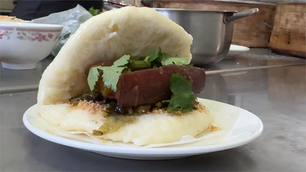 知名家具店爆改台灣刈包推「粉紅肉丸版」!引控肉派嗆聲:敢在台開賣嗎?