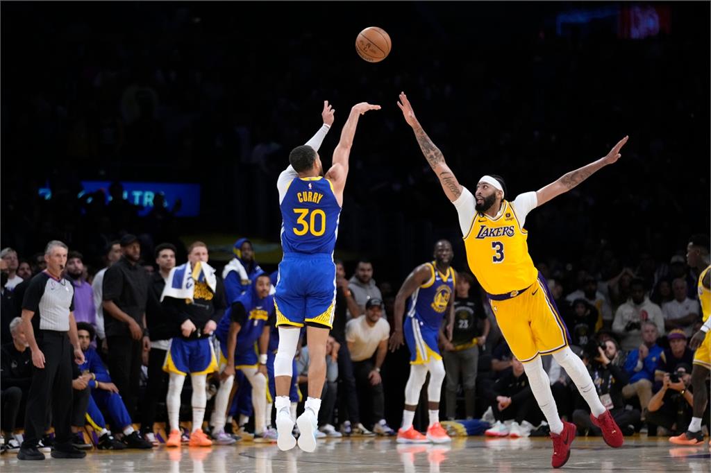 NBA/柯瑞生涯「4000顆三分」神紀錄!領先「雷槍」逾600顆