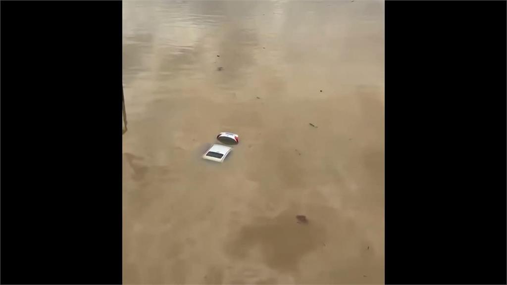 中國南方連日暴雨災情頻傳　多起山崩土石流、水淹到汽車滅頂