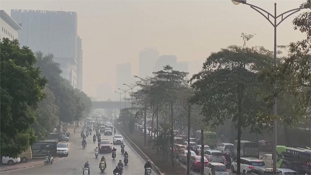 越南河內大霧霾! 機車族痛苦「喘不過氣」