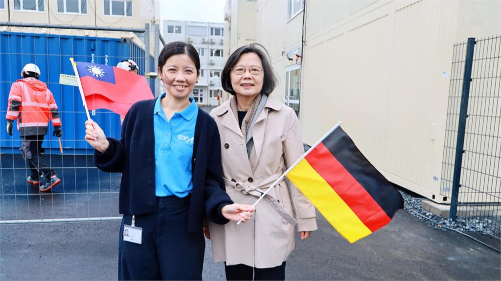 蔡英文訪「歐積電」談台德科技合作　波蘭青年偶遇要合照