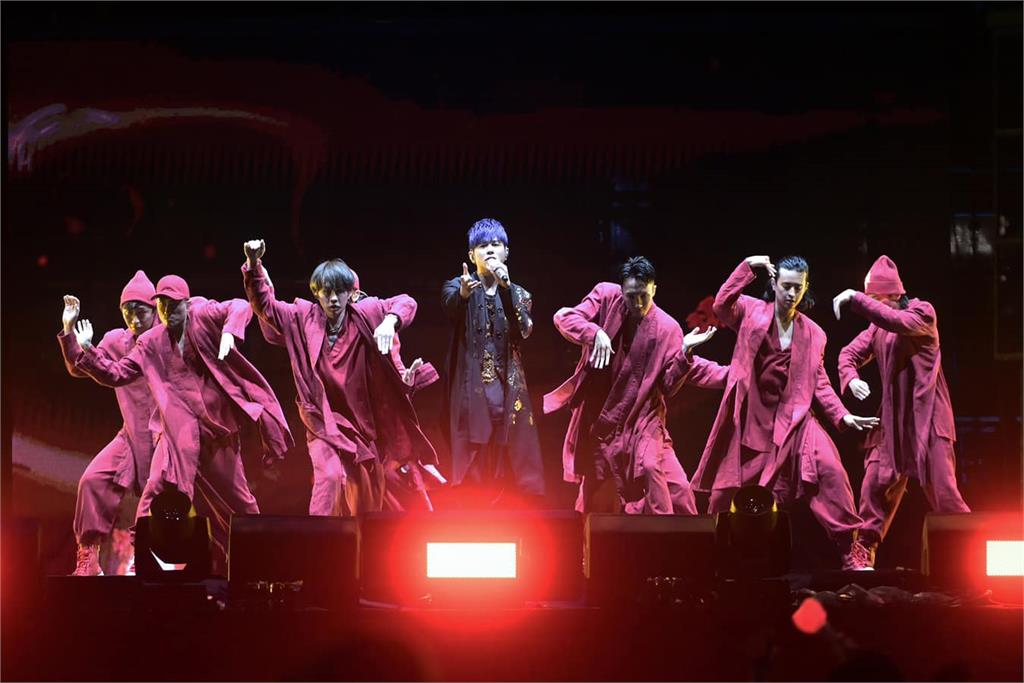 他原價售周杰倫演唱會門票！附加條件「需帶走1大咖門票」網笑爛：還要配貨