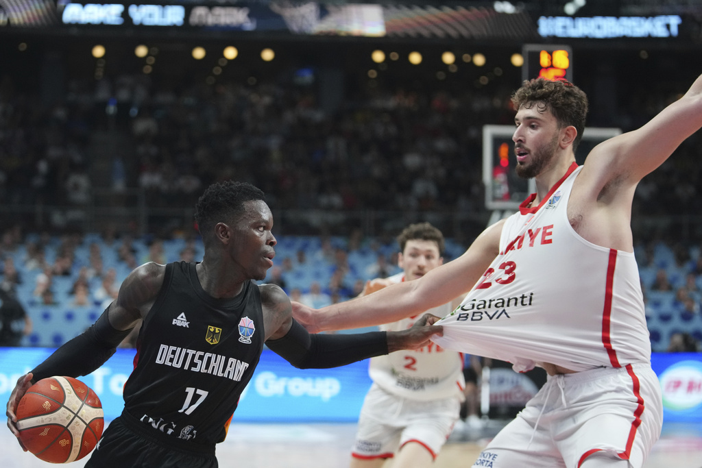 籃球(影)／NBA浪人「小黑」國際賽再登巔峰！　率德國奪下歐錦賽冠軍