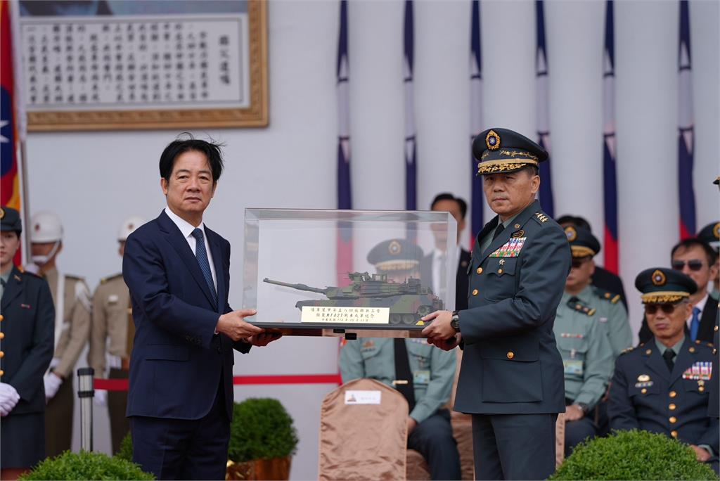 地表最強戰車成軍…臂章「Taiwan ARMY」背後藏巧思!價格曝光瞬秒殺