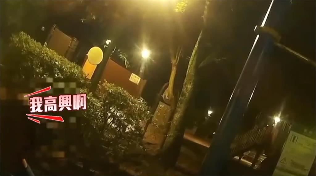 醉男警局前放鞭炮！　男子被逮喊「我高興啊」