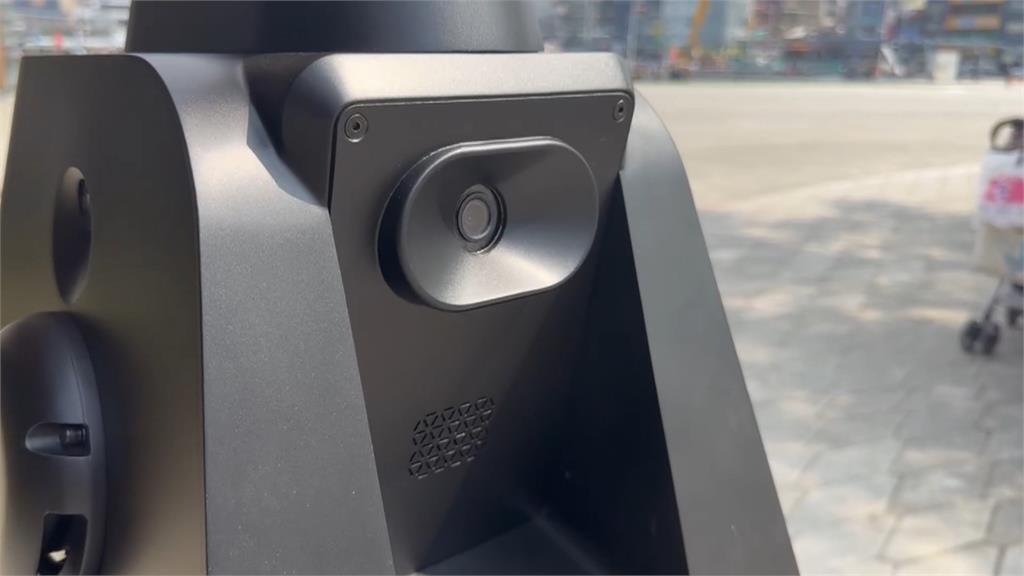 全台首創AI無人稽查車在基隆 亂丟垃圾、吸菸全偵測 網友:中國製 恐人臉個資外洩?