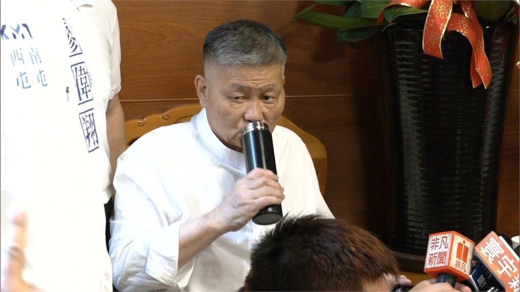 大甲媽起駕前 顏清標出院陪朱立倫參拜 綠營大咖連2年缺席