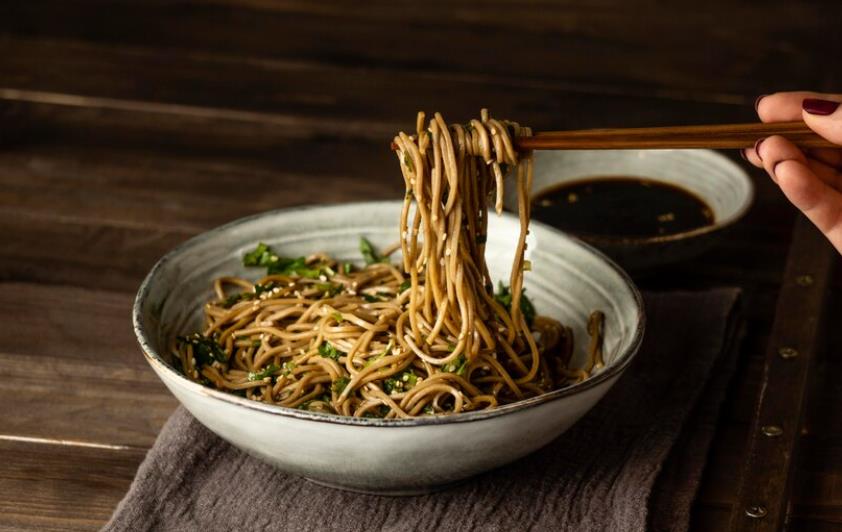 「飯跟麵」哪個更營養？醫師教您主食怎麼選　「營養均衡」是王道