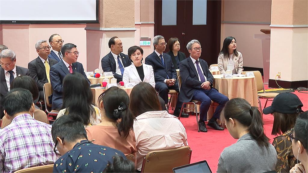 卓榮泰報告施政滿週年成果 「施政分數在國人心中!」