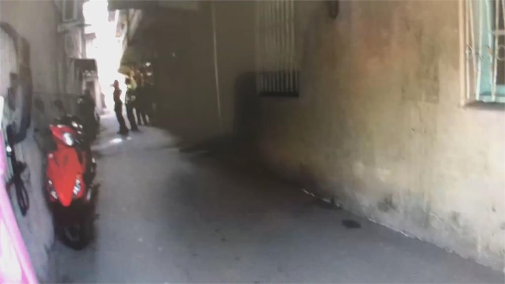 瑞芳街頭男女爆衝突 警甕中捉鱉查獲槍枝