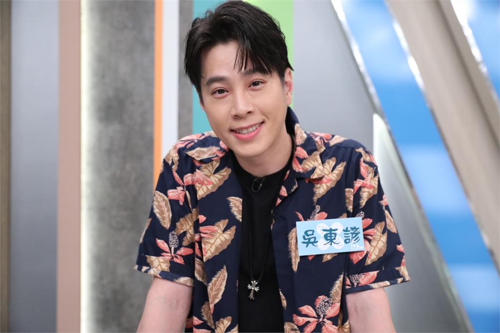 撒基努「恩愛」到一半抽筋喊停!老婆幫拉筋尷尬問「等一下還要繼續嗎??」