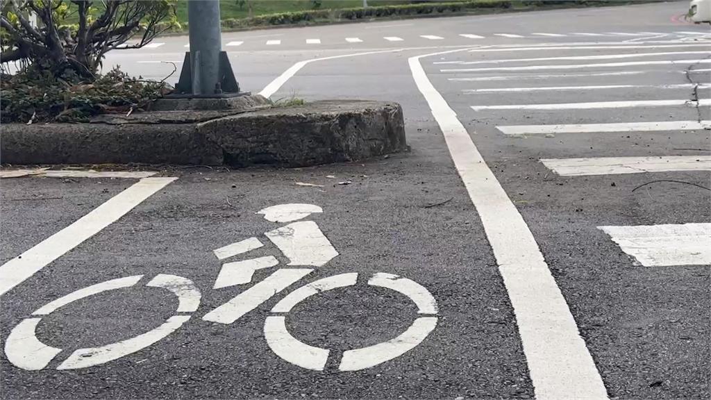 便宜行事？自行車道被行人庇護島幾乎快佔滿　新竹市府發聲明：將塗銷重劃