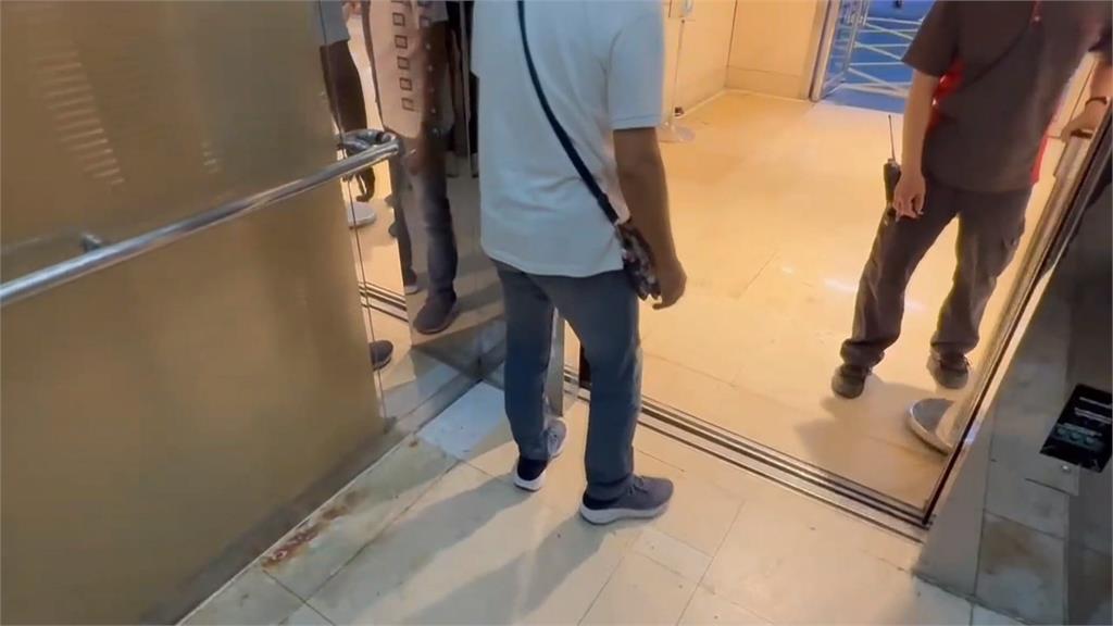 台中新光三越甫復業!電梯地板遭發現「磁磚碎裂」 市府:已修復