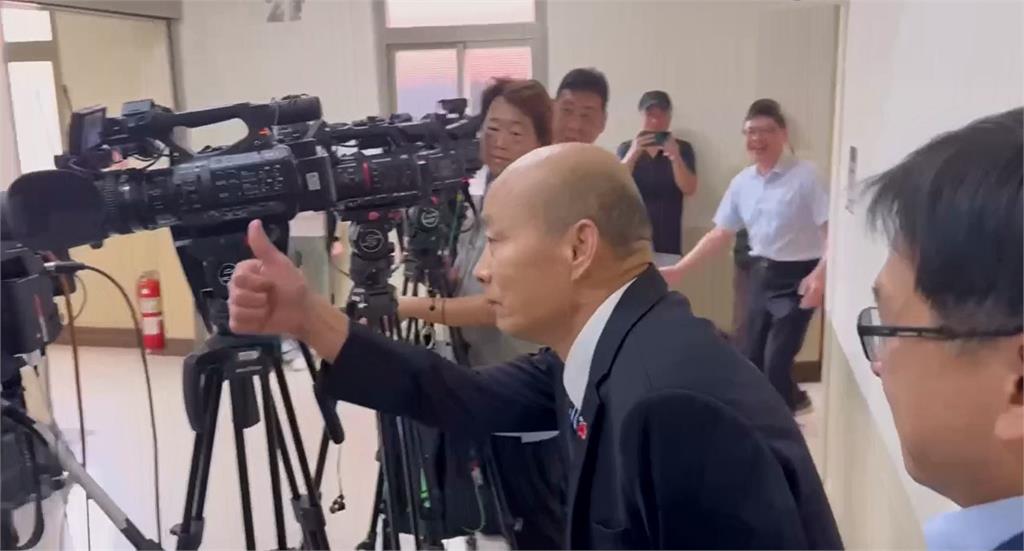 快新聞/傅崐萁想在立院稱王?范雲批「還不夠格」 韓國瑜經過也比讚