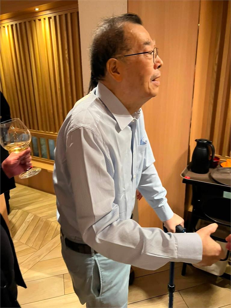 黃崇仁辭世享壽76歲！謝金河曬合照悲憶「不久前才見」：眼淚不知不覺掉下來