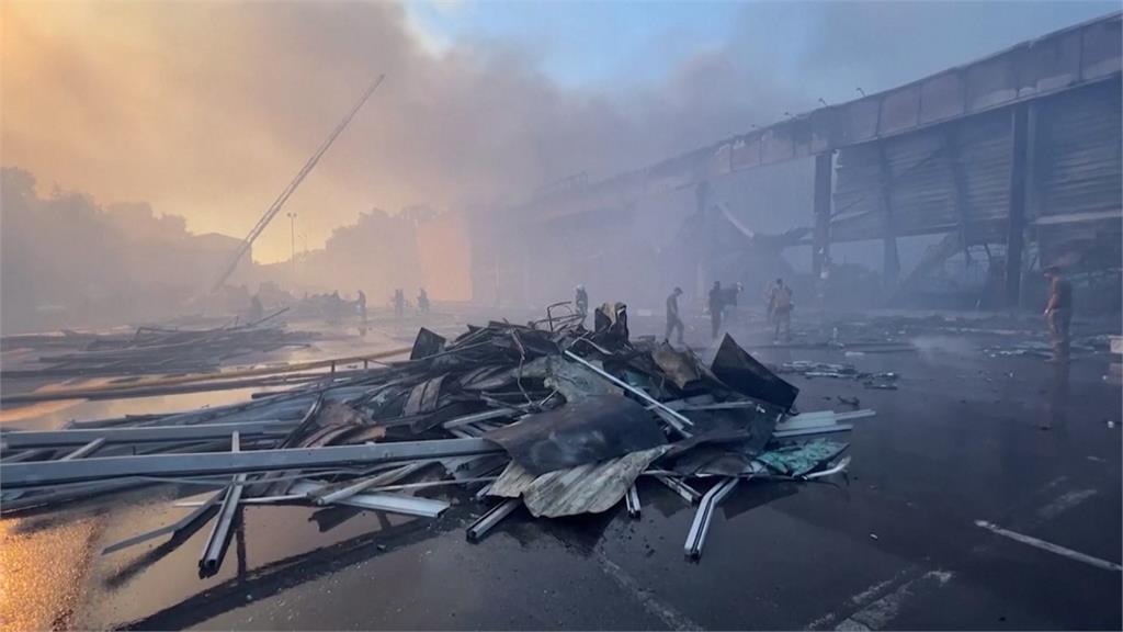 俄飛彈襲烏克蘭購物中心　至少16死近60傷
