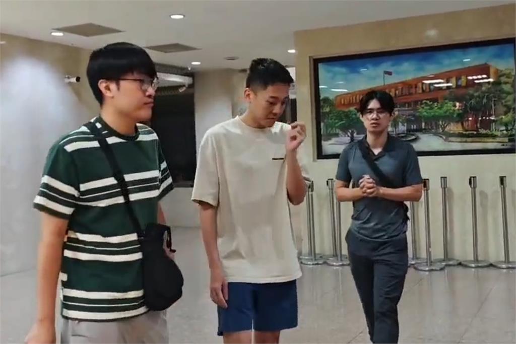 快新聞/「鳳凰電波」醫材違法進口案風暴擴大!4人遭聲押 「馬祖王陽明」20萬交保