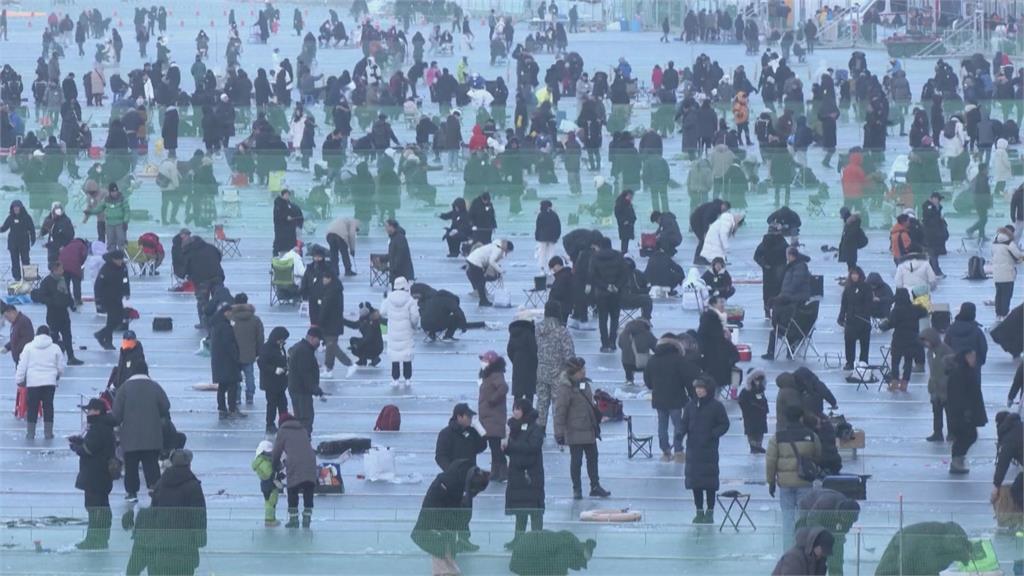 世界七大冬季奇景! 南韓華川郡年度冰釣慶典
