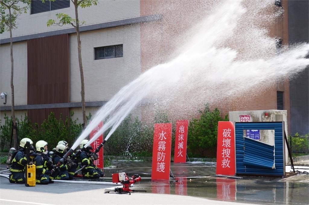 快新聞/萬安演習警報響!信義區馬路淨空照曝光 警方統計「零違規」