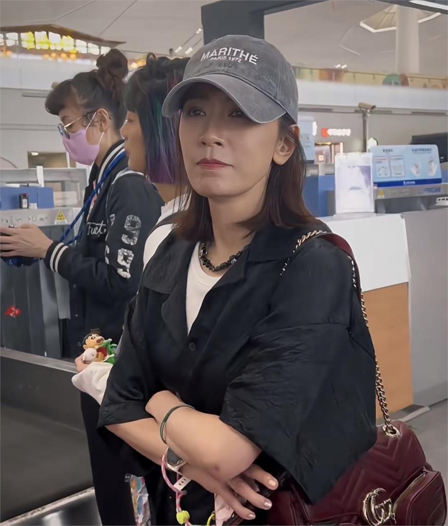 賈靜雯遇「死亡光線」真實紋路全拍下!無濾鏡「原圖直出」網嚇:太扯了