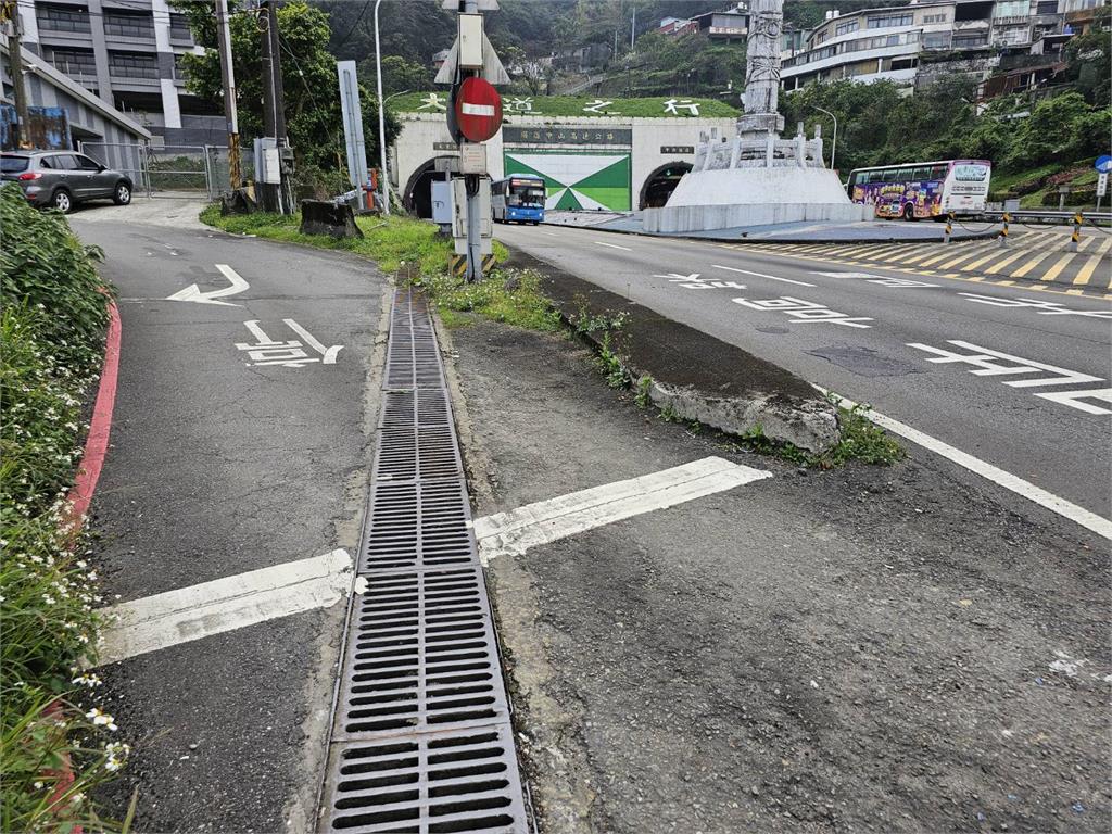 聯絡道路口設計不良! 基隆獅球嶺居民盼增設警示裝置