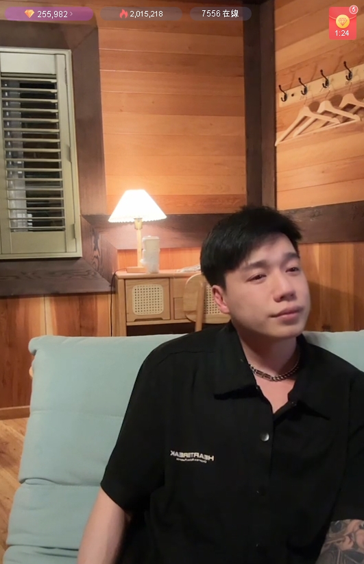 Toyz直播失聯爆落跑!他現身曝「抱媽媽、女友痛哭」氣喊:要跑早跑了