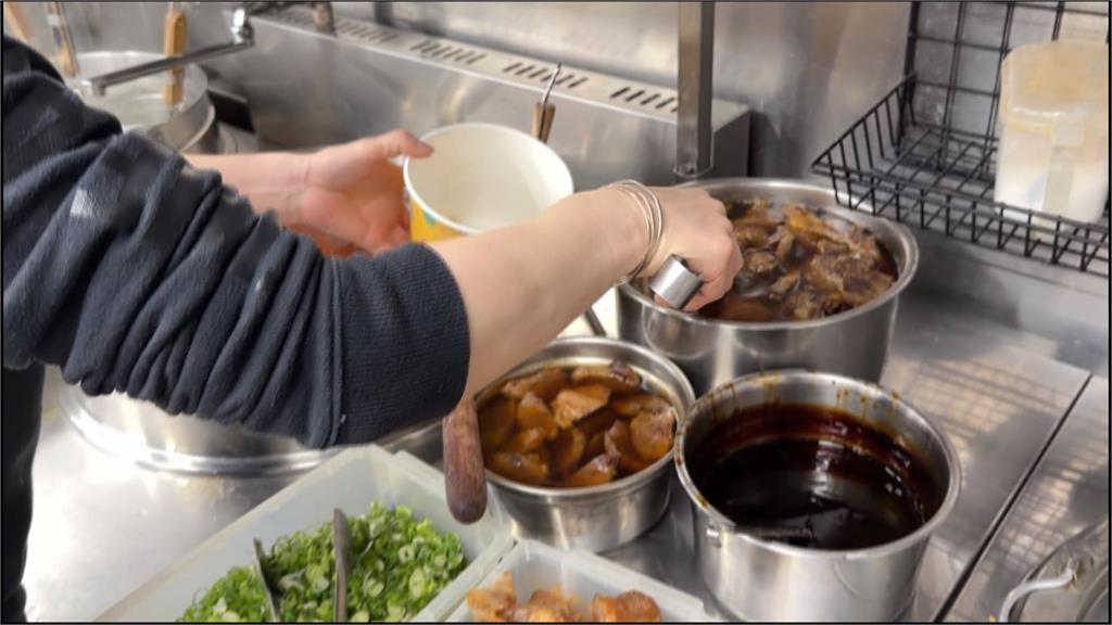 小黃帶路吃美食／桃園愛店　「乾麵配酸辣湯」這家最對味