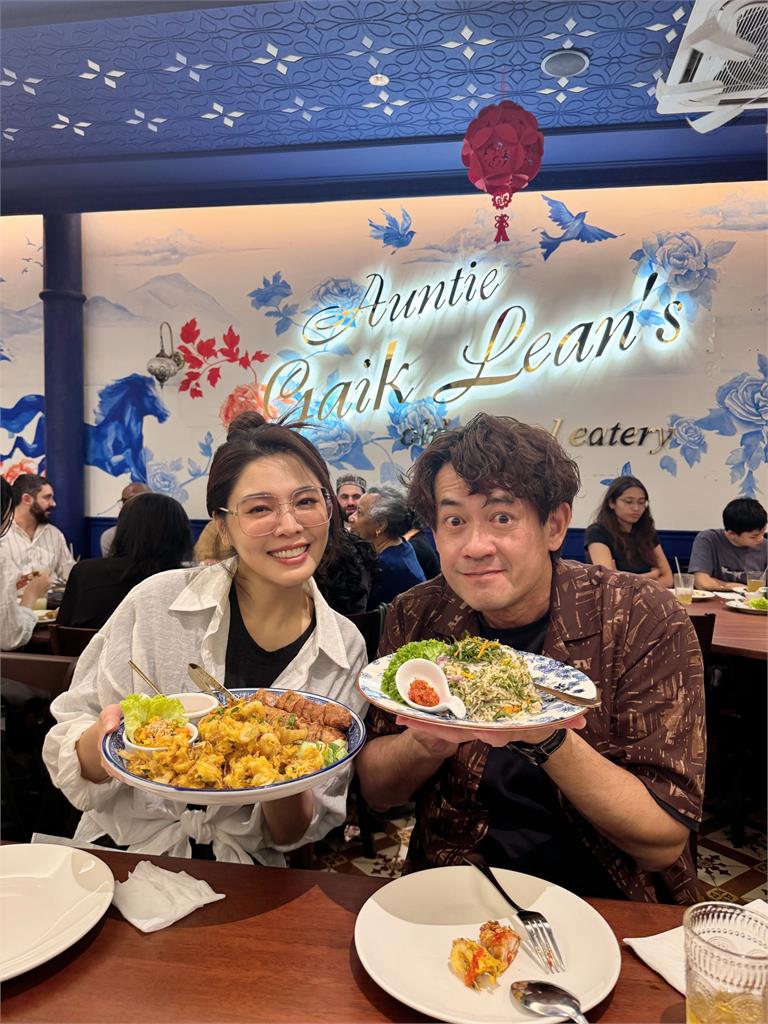 柯叔元圓夢「苦等16年」娶到女神了 2人「壁畫街玩嗨」超正老婆正面照曝光!