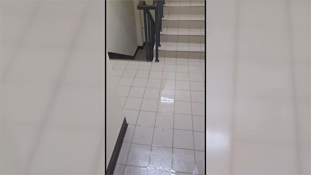 獨!水世界!高雄首座社會住宅 遭住戶爆料消防灑水器頻漏水