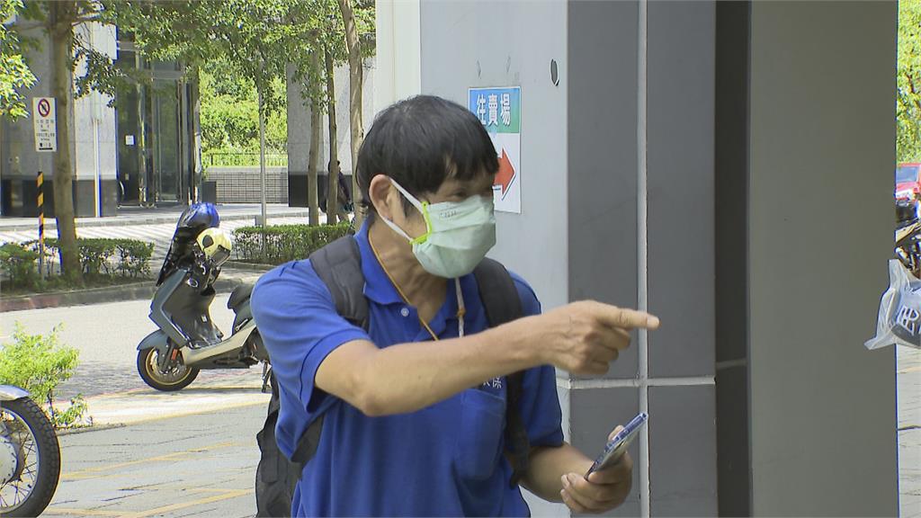 確診者曾到內湖家樂福 3大賣場停業消毒