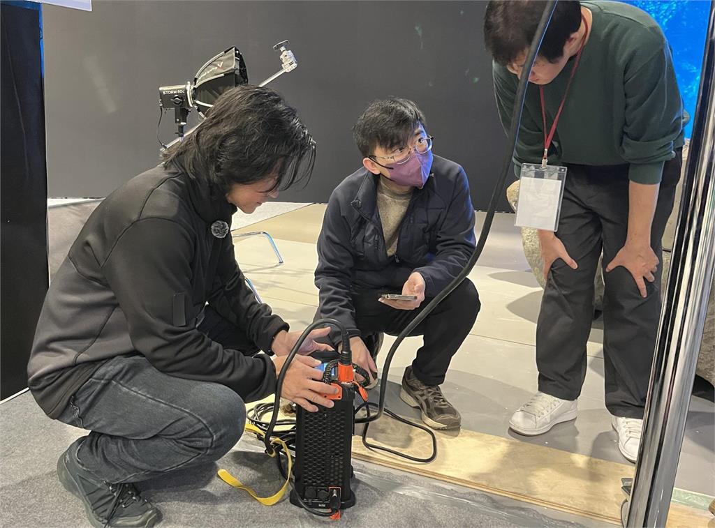 教學直通產業現場！台藝大廣電系主任陳靖霖前進《民視虛擬棚》實戰學習