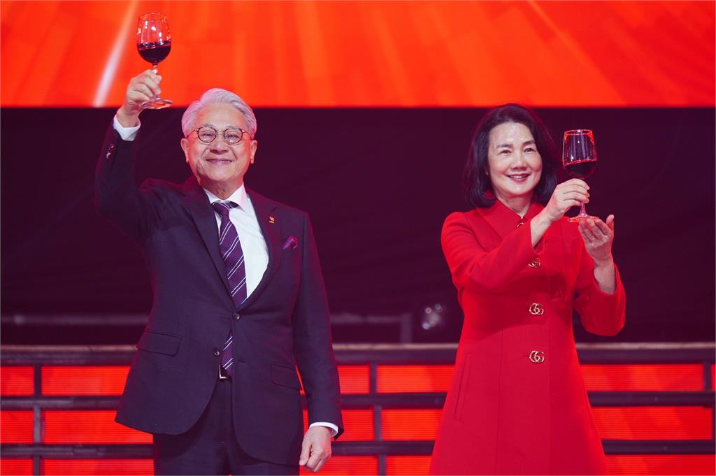 台新新光金旺年會席開一千八百桌 吳東亮期勉同仁龍馬精神、一馬當先