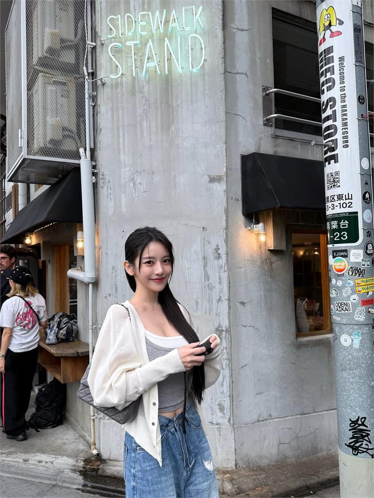 蔡瑞雪國慶飛日本不藏了!親曬私密躺床片「巨大雪球」震暈1.3萬人:太美嚕