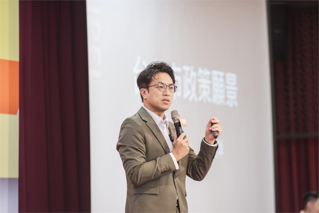 快新聞／王世堅不忍了！轟蔣萬安「問什麼都不知道」：換都知道的沈伯洋