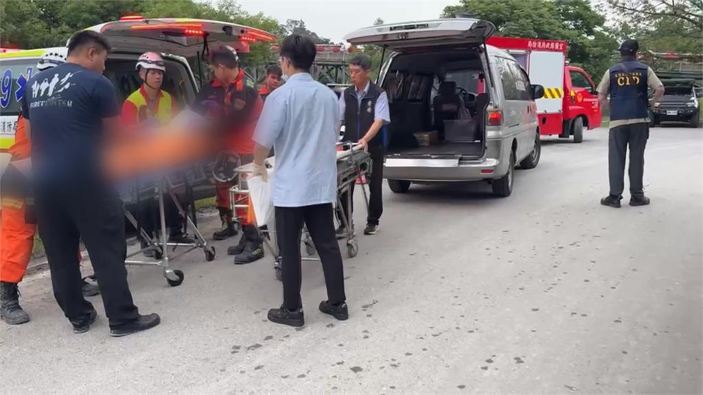 疑會車不慎! 皮卡墜落數十米高懸崖 駕駛被救出已身亡