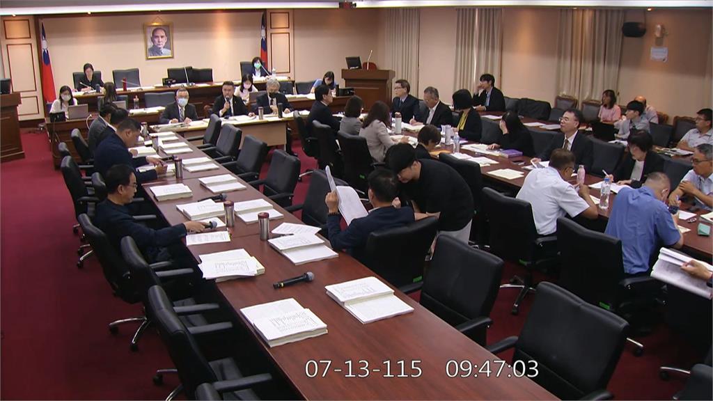 人總要求公務員「具結」無中國身分　翁曉玲提案大砍3千萬業務費